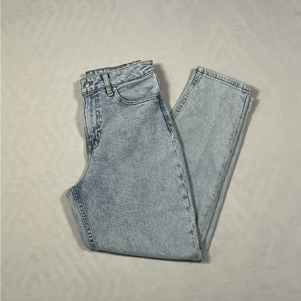 H&M Divided Light Wash High Waist Straight Leg Mom Jeans - Size 4